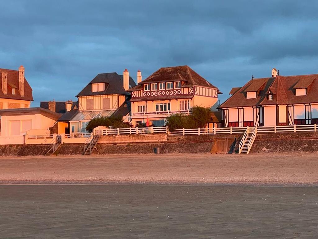 Ferienwohnung Les Pieds Dans L'Eau Blonville-sur-Mer Exterior foto